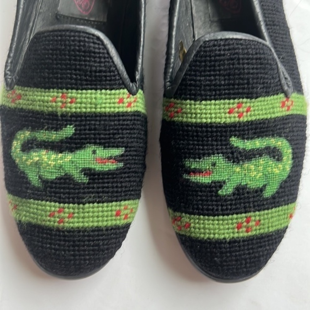 BY PAIGE needlepoint alligator đ slip on loafer shoes in size 8.5 - Picture 2 of 16